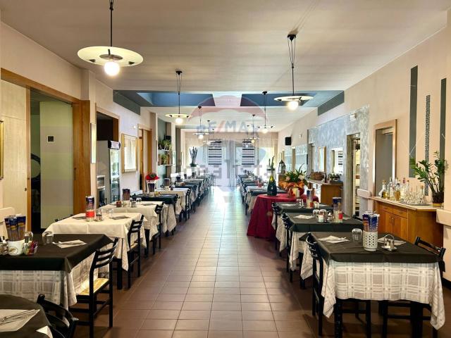 Locale in vendita di 443 m²