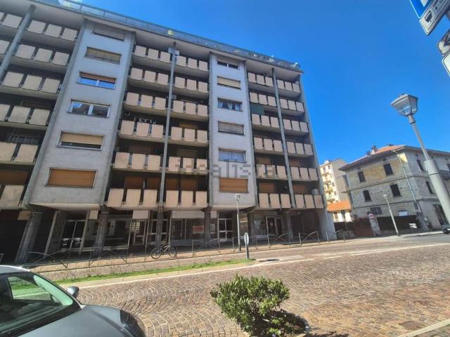 Locale in vendita di 445 m² in Viale Duca D&apos Aosta, 21