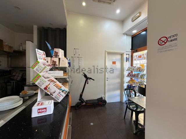 Locale in vendita di 44 m² in Via Cesena