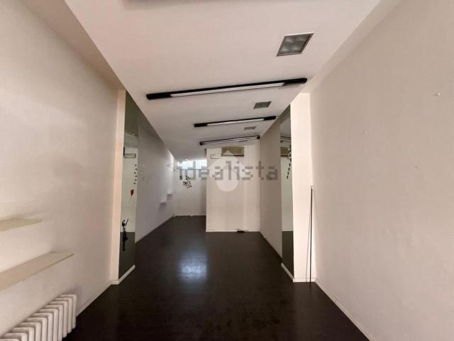 Locale in vendita di 44 m² in Via Galileo Galilei, 29