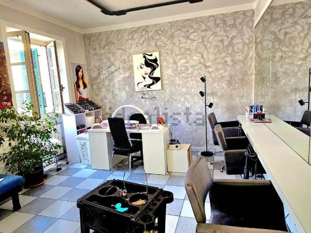Locale in vendita di 44 m² in Via Italia