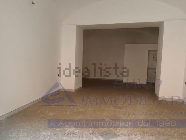 Locale in vendita di 44 m² in Via Nino Bixio, 89