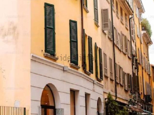 Locale in vendita di 44 m² in Via Pietro Giardini