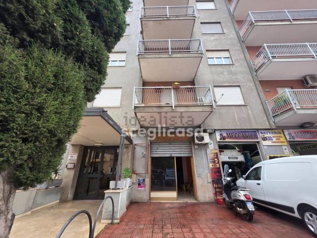 Locale in vendita di 44 m² in Via Serradifalco, 101