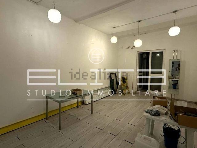 Locale in vendita di 44 m²