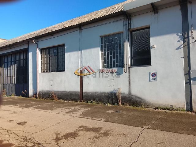 Locale in vendita di 450 m²