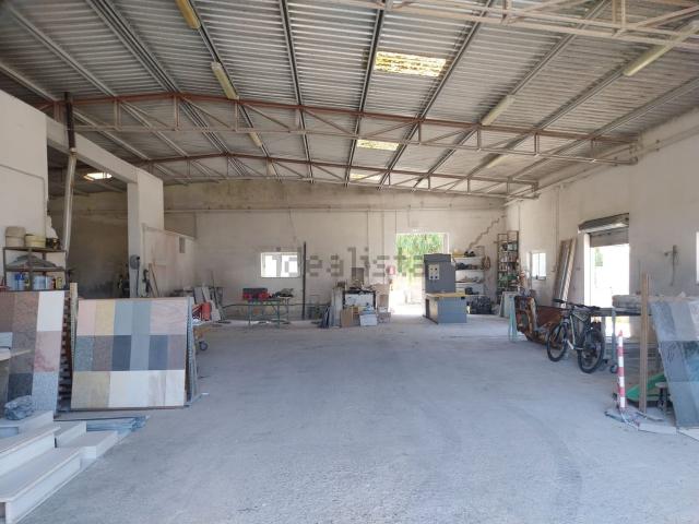 Locale in vendita di 450 m²