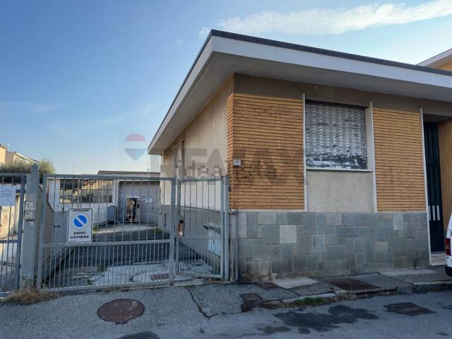 Locale in vendita di 450 m²