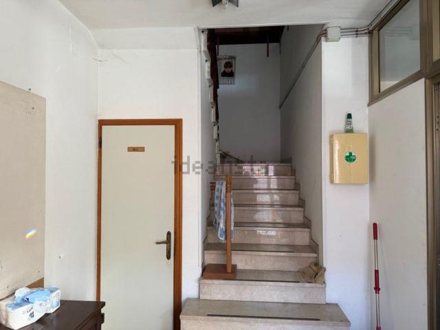 Locale in vendita di 450 m² in Via Colombara, 2