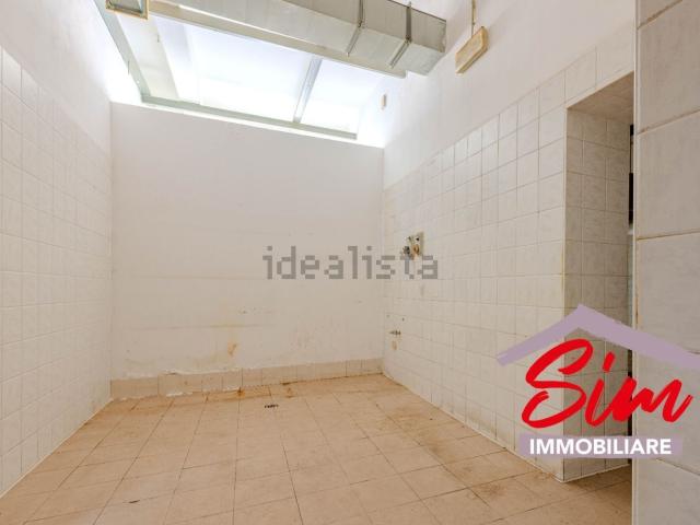 Locale in vendita di 450 m² in Via dei Tornielli