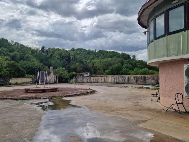 Locale in vendita di 450 m² in Via Maria, 416