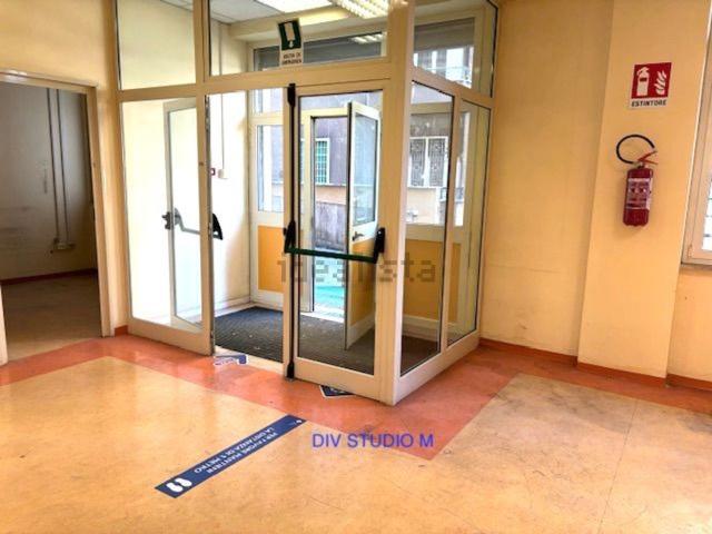 Locale in vendita di 450 m² in Via Nomentana, 326