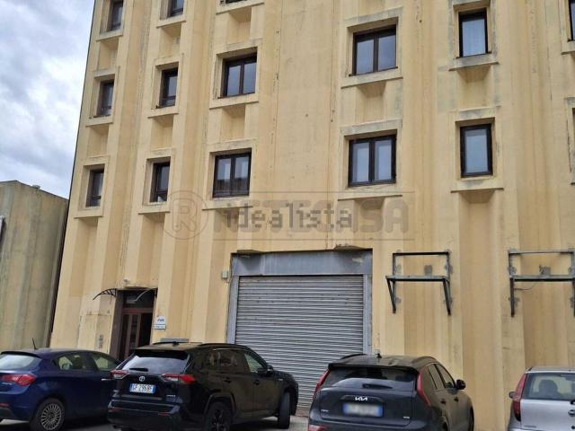 Locale in vendita di 450 m² in Contrada Targia