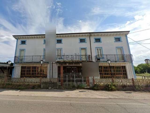 Locale in vendita di 451 m² in Località Madonnina di Prabiano