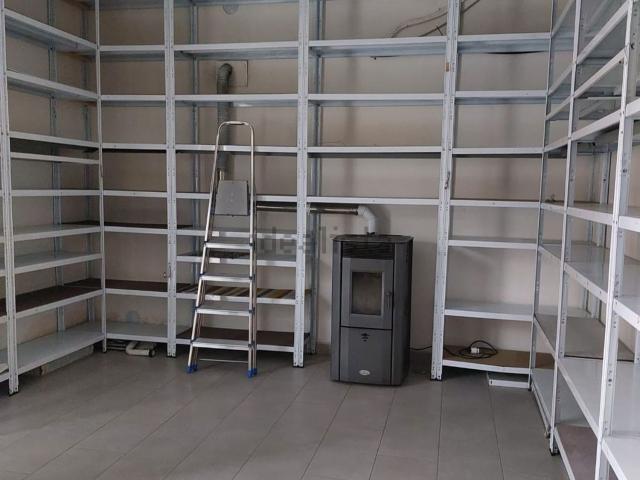 Locale in vendita di 45 m² in Largo verona, 23