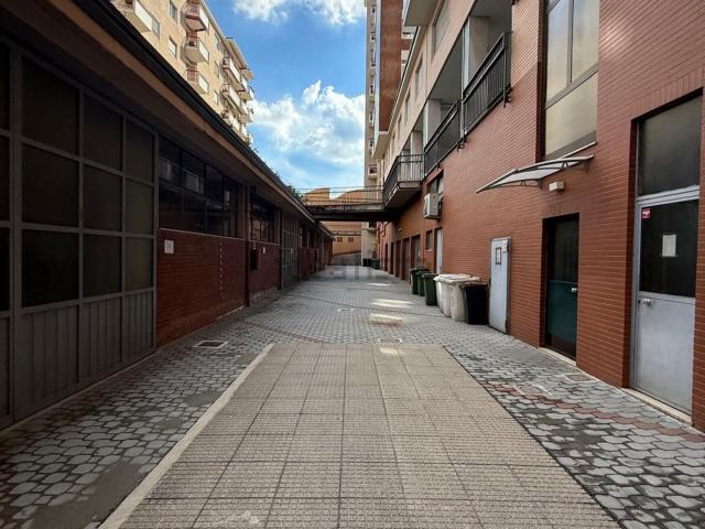 Locale in vendita di 45 m² in Piazzale Lugano, 9