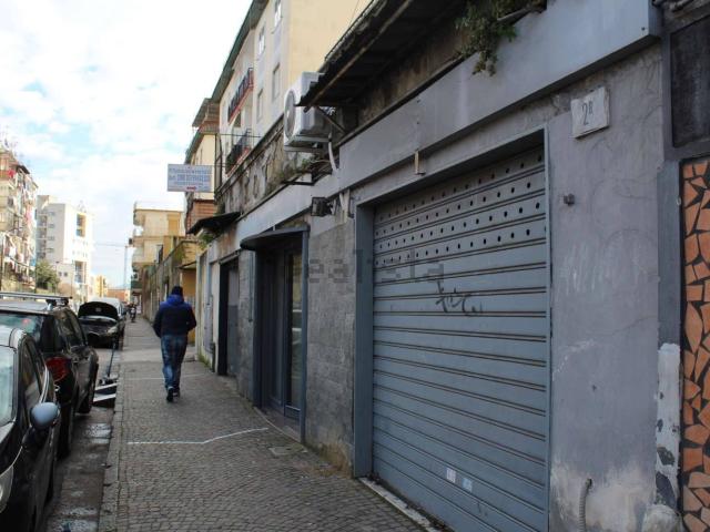 Locale in vendita di 45 m² in Vico Vincenzo Valente