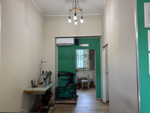 Locale in vendita di 45 m² in Via Tevere, 52