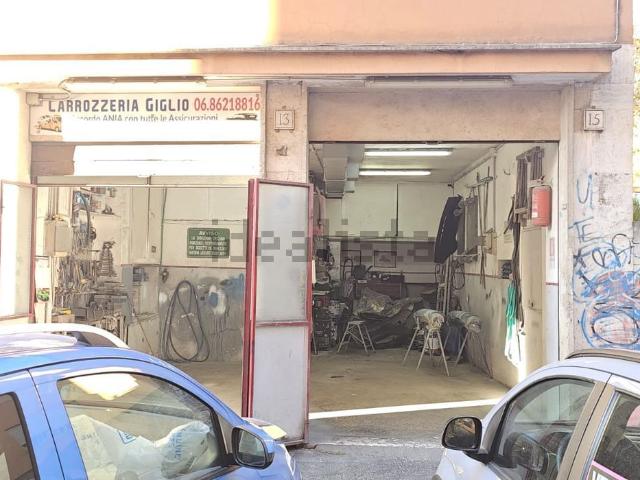 Locale in vendita di 45 m² in Via Tigrè