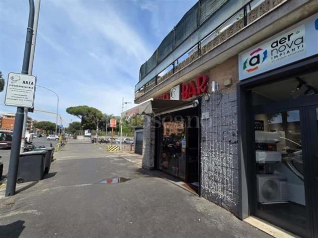 Locale in vendita di 45 m² in Via Tuscolana