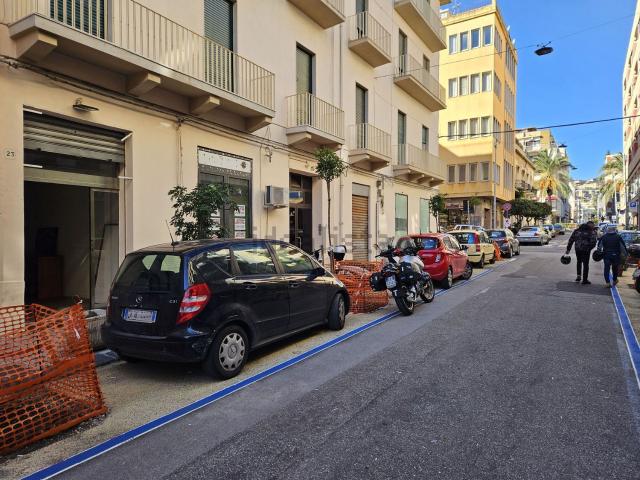 Locale in vendita di 45 m² in Via Camiciotti, 23