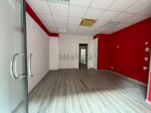 Locale in vendita di 45 m² in Via Campania