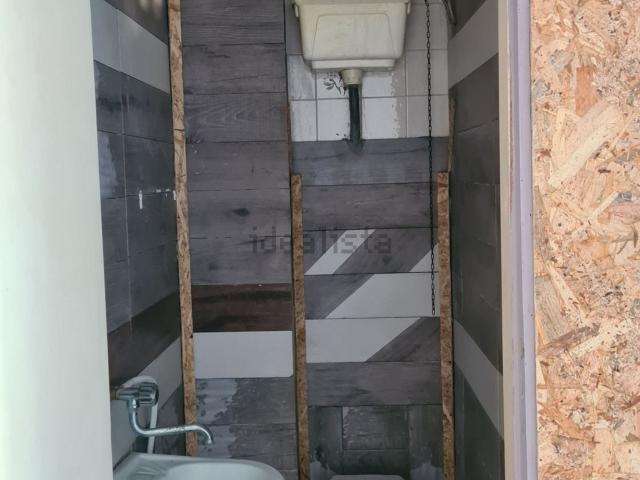 Locale in vendita di 45 m² in Via Croce Malloni, 100