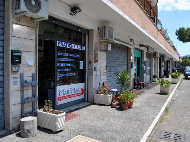 Locale in vendita di 45 m² in Via del Casale Agostinelli