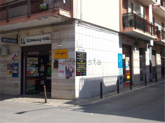 Locale in vendita di 45 m² in Via F. R. Curzio, 38