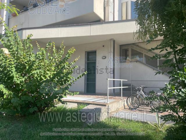 Locale in vendita di 45 m² in Via Flaminia, 391