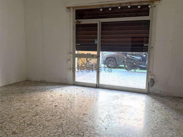 Locale in vendita di 45 m² in Via Francesco Selmi, 35