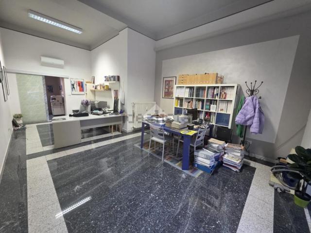 Locale in vendita di 45 m² in Via Galileo Galilei, 55