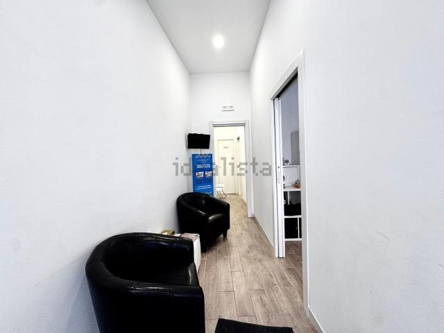 Locale in vendita di 45 m² in Via Giuseppe Saverio Poli, 12