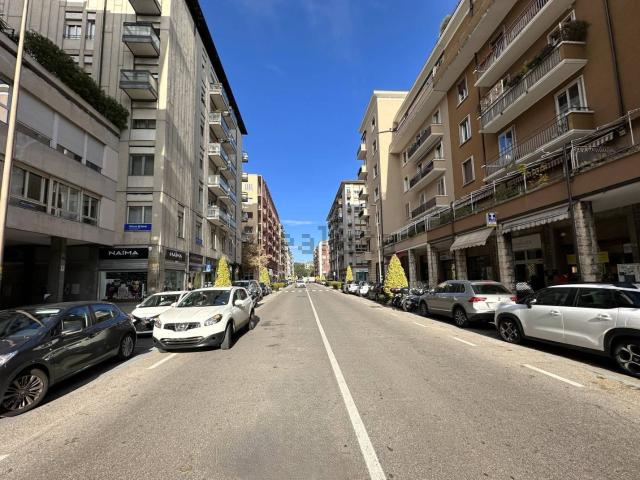 Locale in vendita di 45 m² in Via IV Novembre, 11