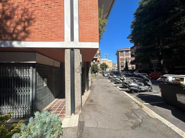 Locale in vendita di 30 m² in Via Otricoli, 52