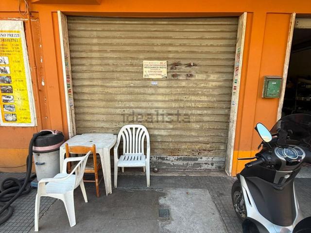 Locale in vendita di 45 m² in Via Pietro Bembo, 44
