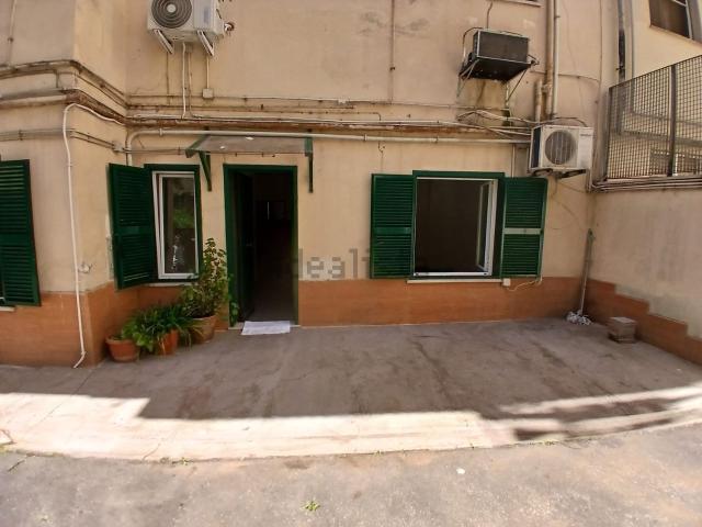Locale in vendita di 45 m² in Via Poggi D&apos Oro