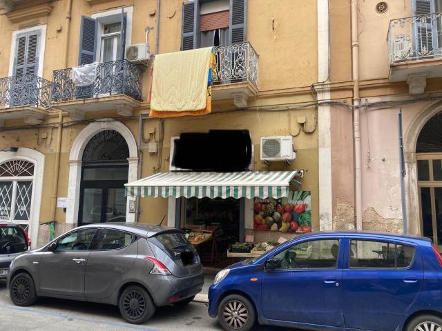 Locale in vendita di 45 m² in Via Principe Amedeo, 251
