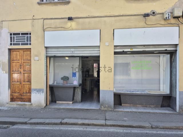 Locale in vendita di 45 m² in Via Reginaldo Giuliani, 43