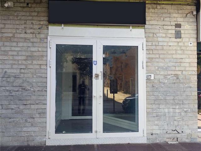 Locale in vendita di 45 m² in Via Roma, 60