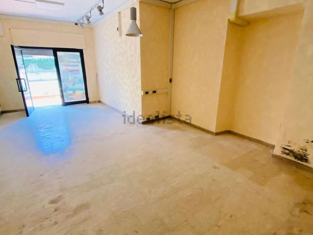 Locale in vendita di 45 m² in Via Rosolina, 83
