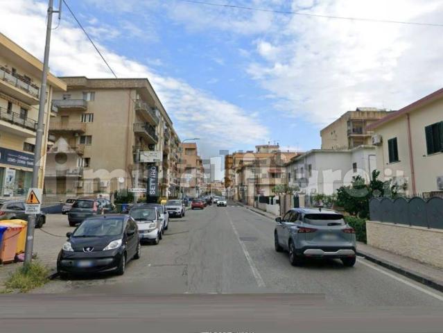 Locale in vendita di 45 m² in Viale Crotone
