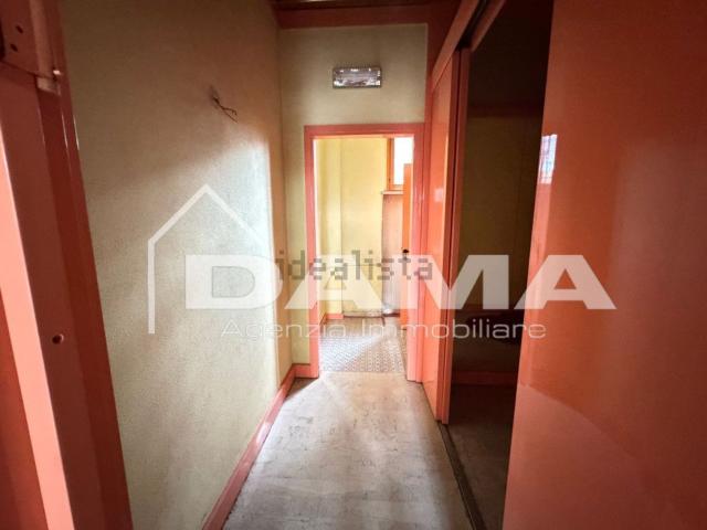 Locale in vendita di 45 m² in Viale II Giugno, 13