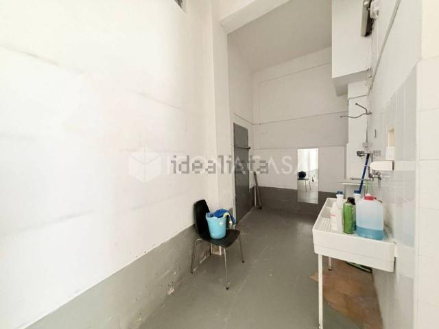 Locale in vendita di 45 m² in Viale Japigia, 10