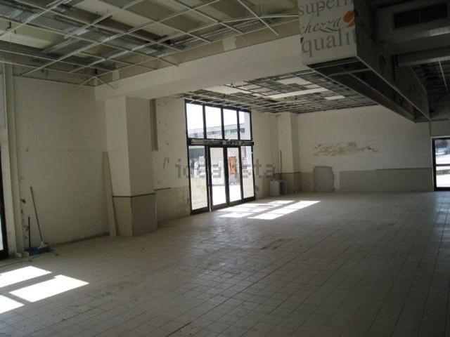 Locale in vendita di 460 m²