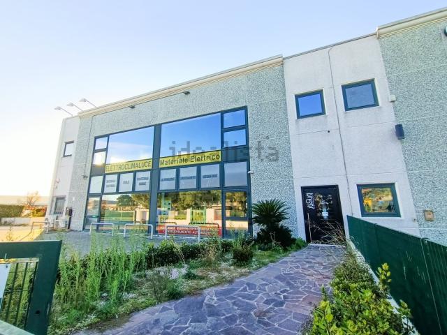 Locale in vendita di 460 m² in Via Romea, 27