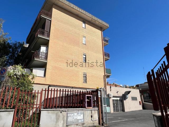 Locale in vendita di 468 m² in Via Buggiano, 51
