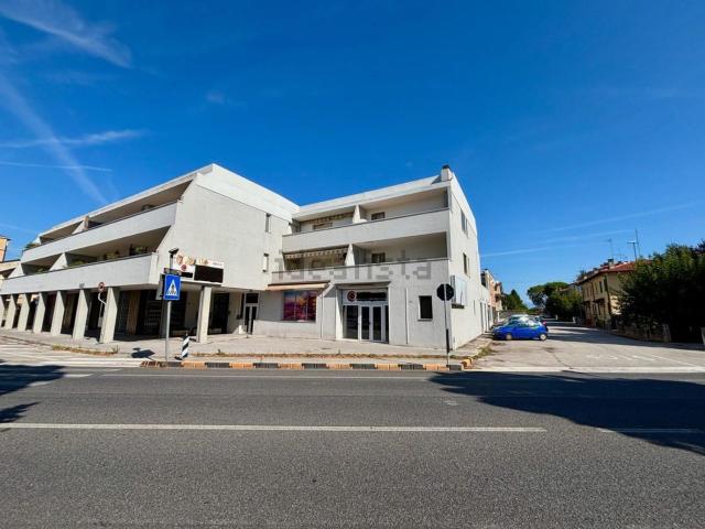 Locale in vendita di 469 m²