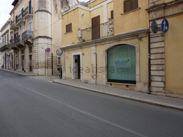 Locale in vendita di 46 m² in Corso Umberto I, 15