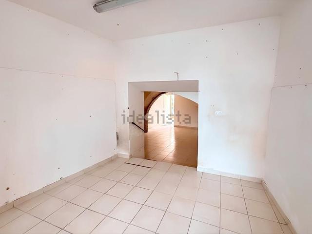 Locale in vendita di 46 m² in Piazza San Vitale, 3